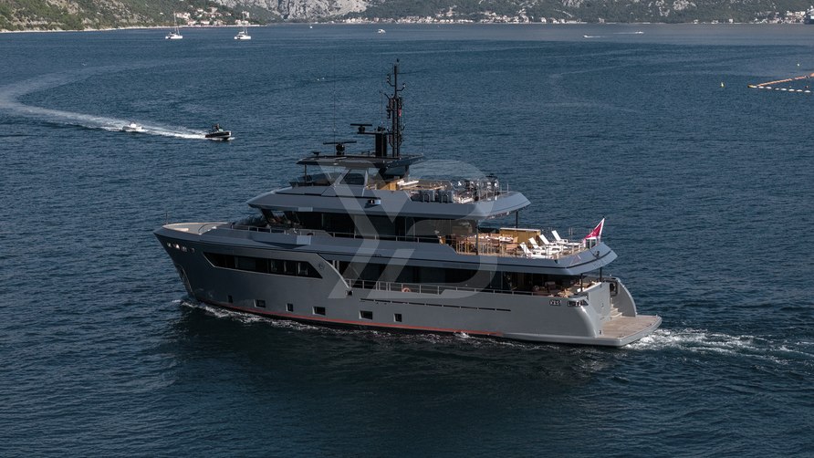 Haze² yacht exterior 19