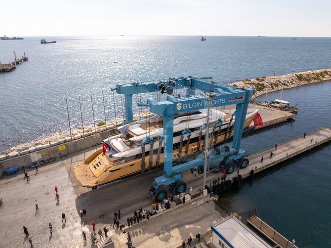 Tamasha yacht exterior 5