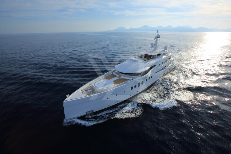 Stardust yacht exterior 9