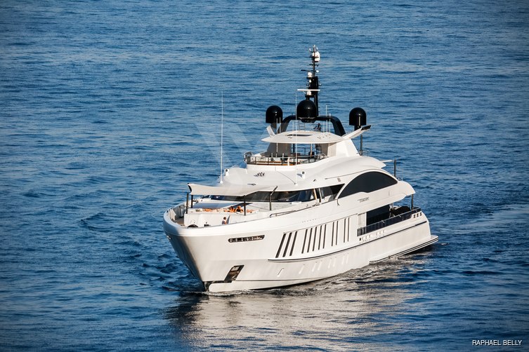 Samurai yacht exterior 15