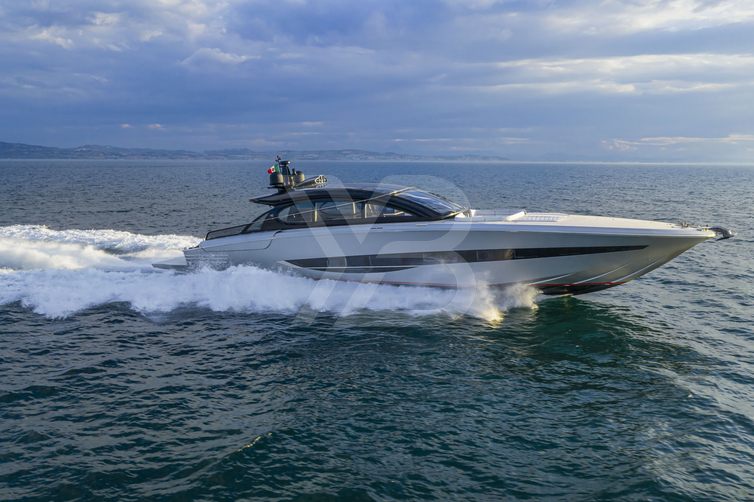 Aldabra yacht exterior 4