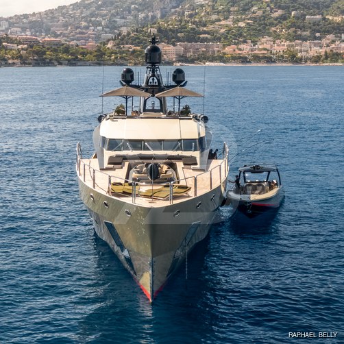 DB9 yacht exterior 11