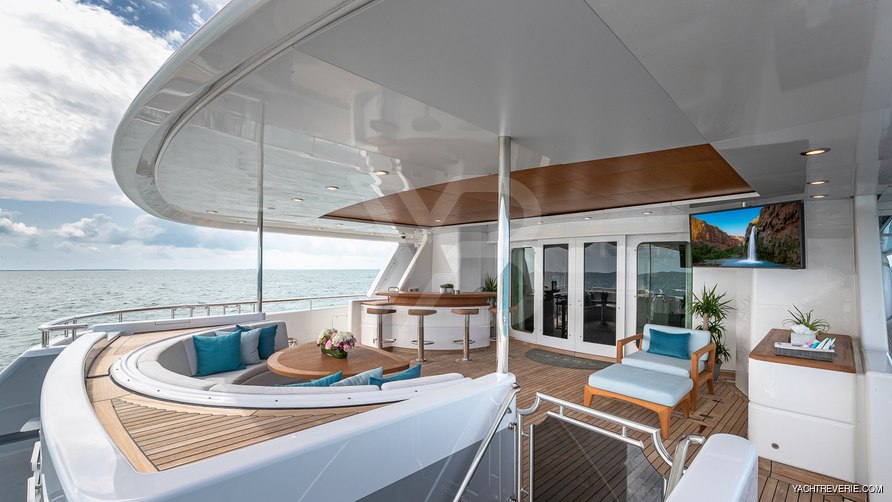 Reverie yacht interior 8