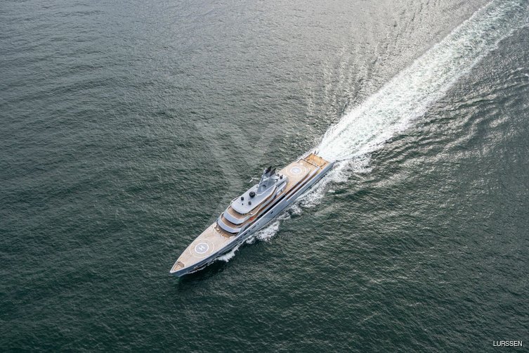 Dragonfly yacht exterior 15
