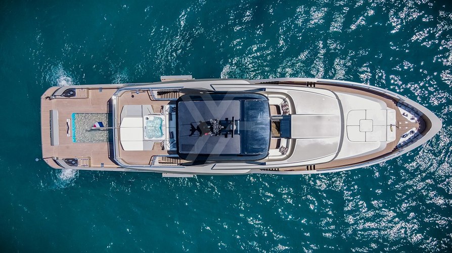 Lady Fleur yacht exterior 4