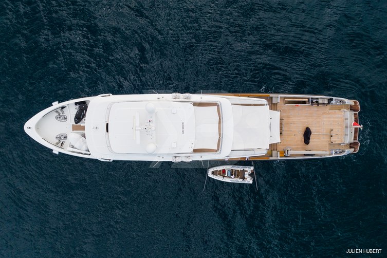 Lars yacht exterior 23