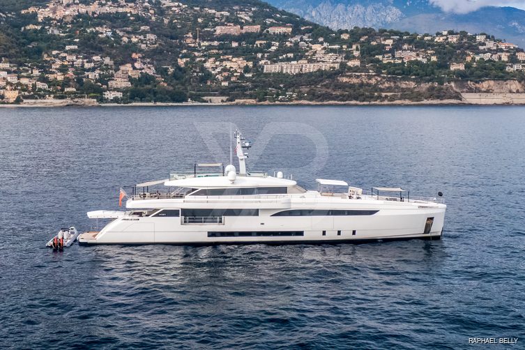 Timeless yacht exterior 17
