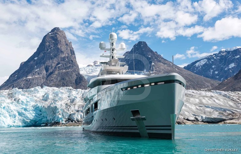 Cloudbreak yacht exterior 23