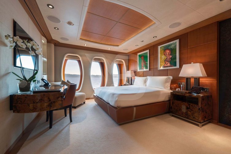 Sunrays yacht interior 15