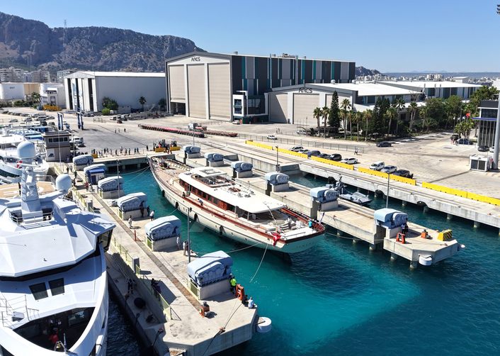 Simena yacht exterior 4