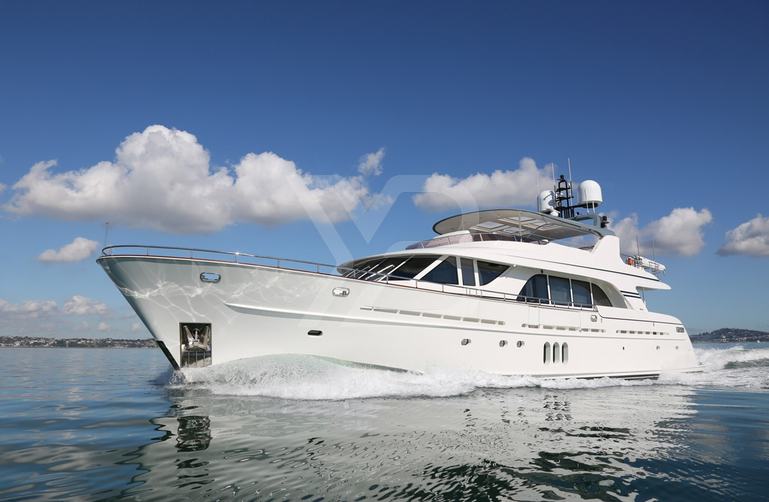 Mahalo yacht exterior 3