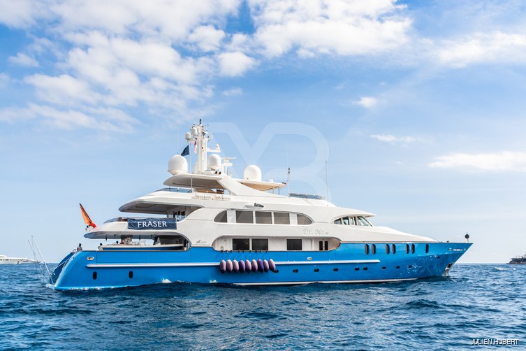 Aqua Mare yacht exterior 3