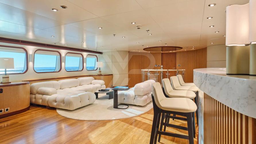 Sojo yacht interior 9