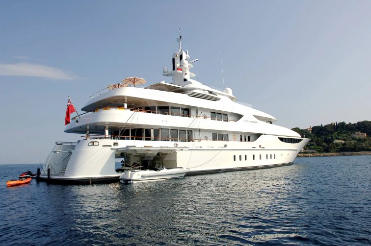 Oasis yacht exterior 6