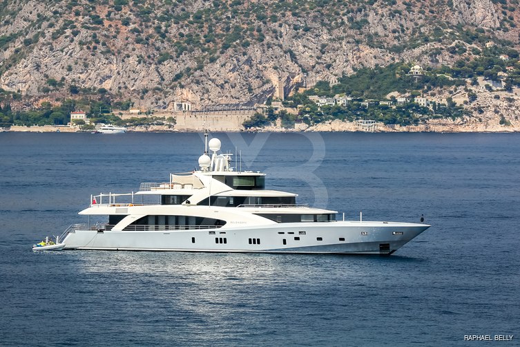 Mariu yacht exterior 6