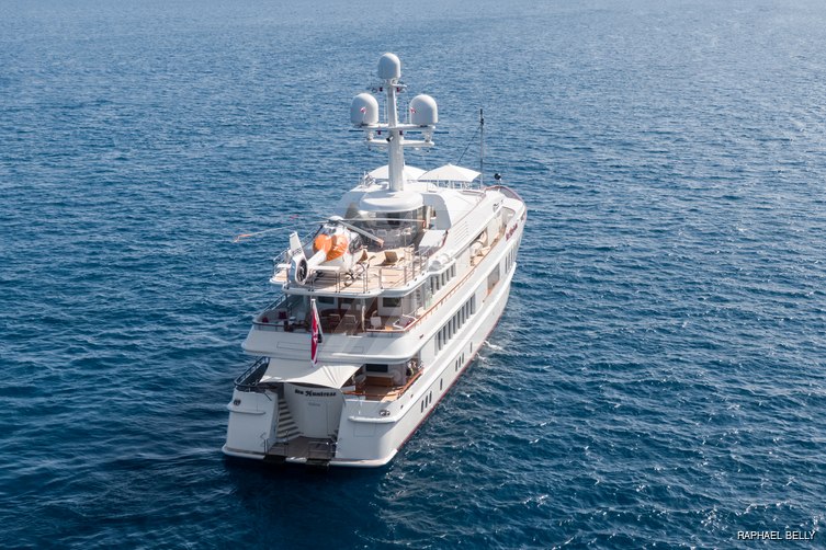 Sea Huntress yacht exterior 6