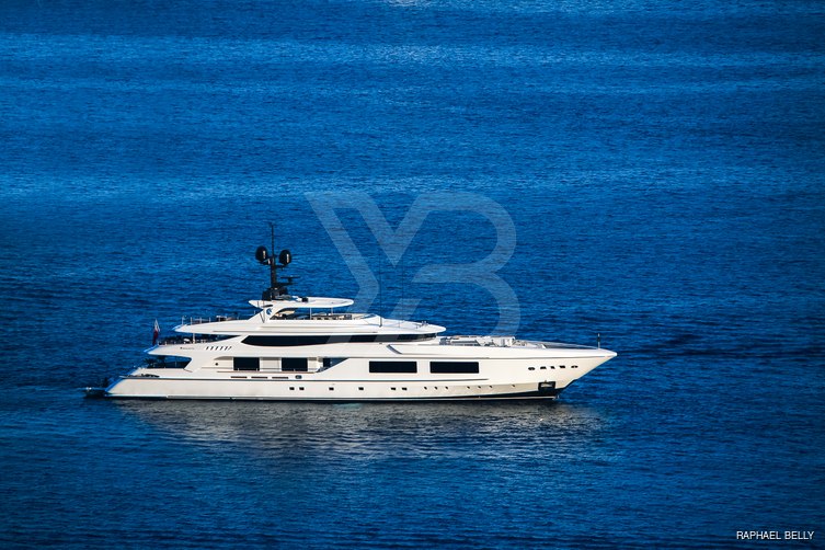 Unicorn yacht exterior 2