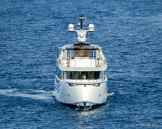 Spring yacht exterior 6