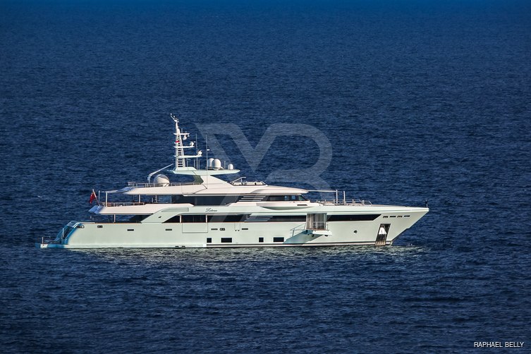 Latona yacht exterior 12