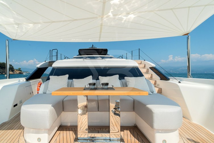 Eight13 yacht interior 3