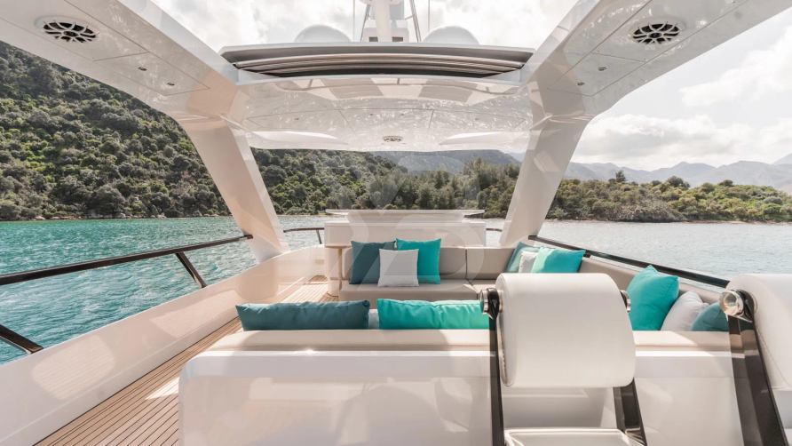 NB202 yacht exterior 3