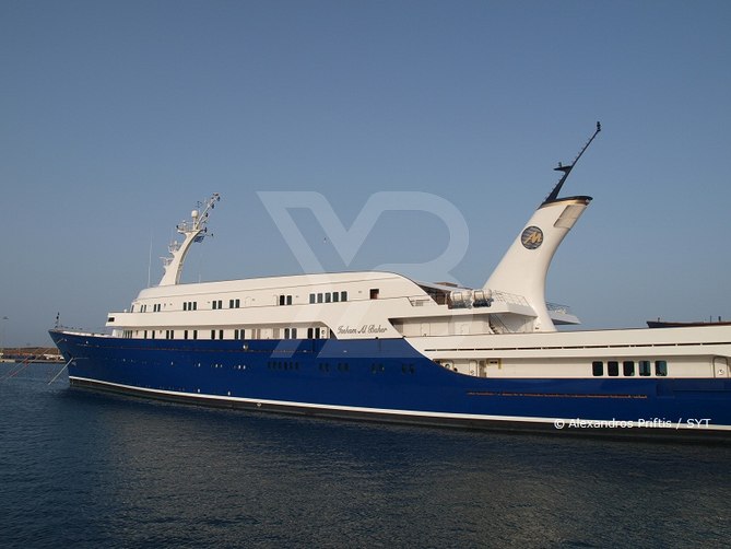 Navtilvs yacht exterior 3