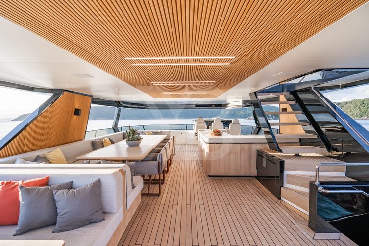 Queen Tati yacht interior 37