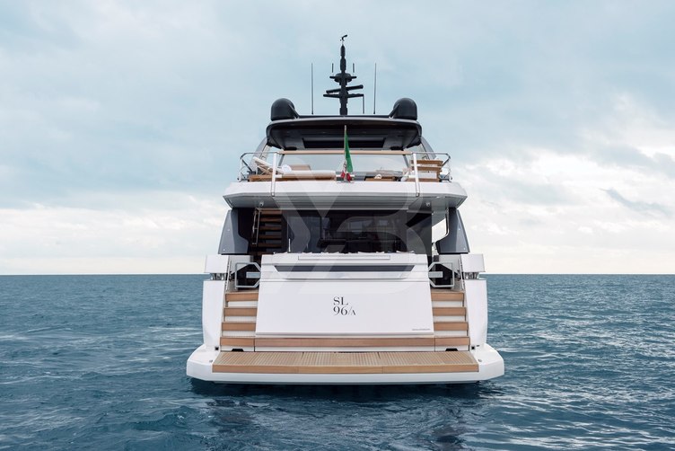Bank Win yacht exterior 5