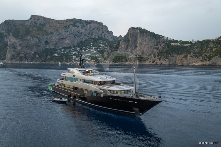 Slipstream yacht exterior 15