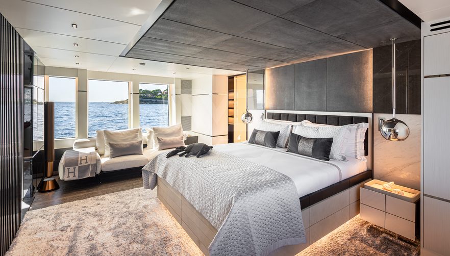 Oculus yacht interior 12