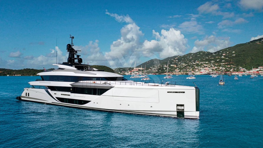 Comfortably Numb yacht exterior 3