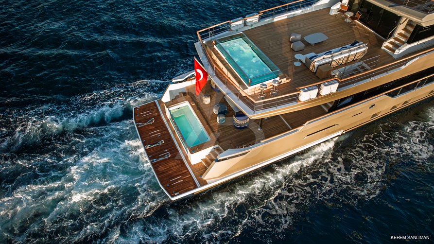 Miouch yacht exterior 5