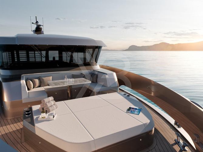 Miramar yacht exterior 15