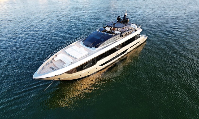 Allegra yacht exterior 3