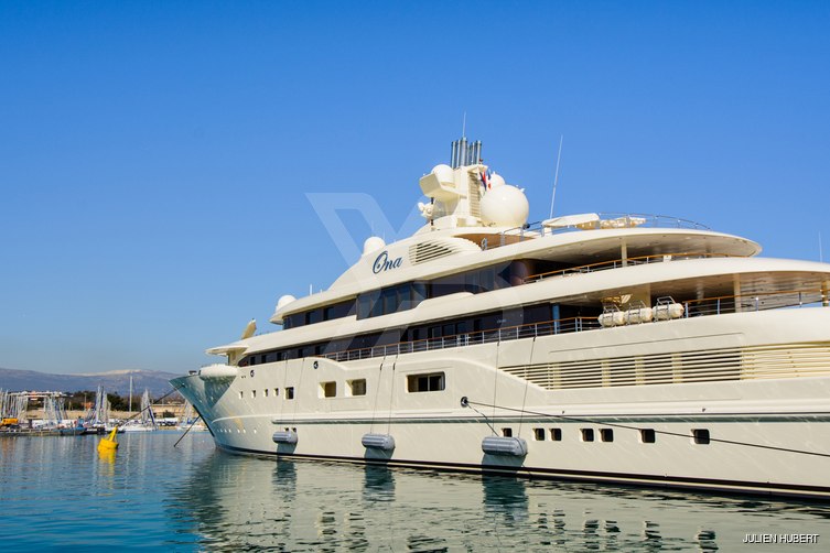 Al Raya yacht exterior 14