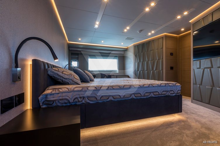 Grey Goose I yacht interior 9