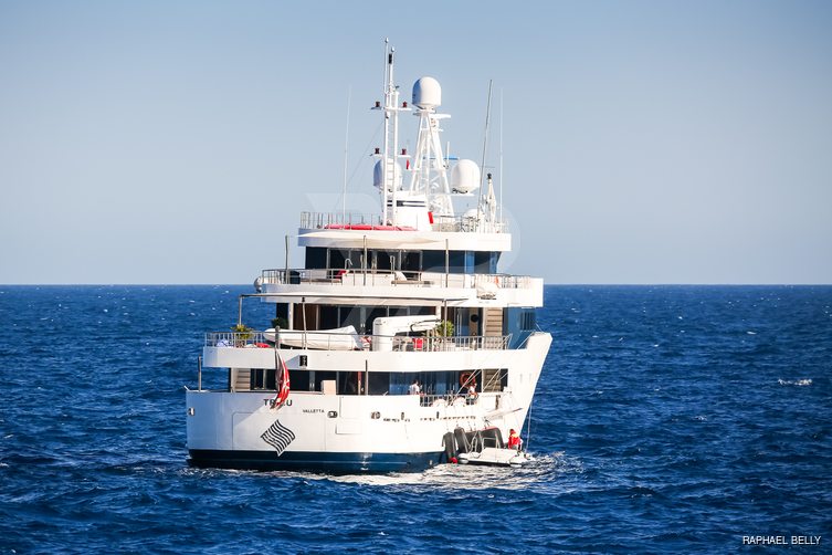 Tribu yacht exterior 10