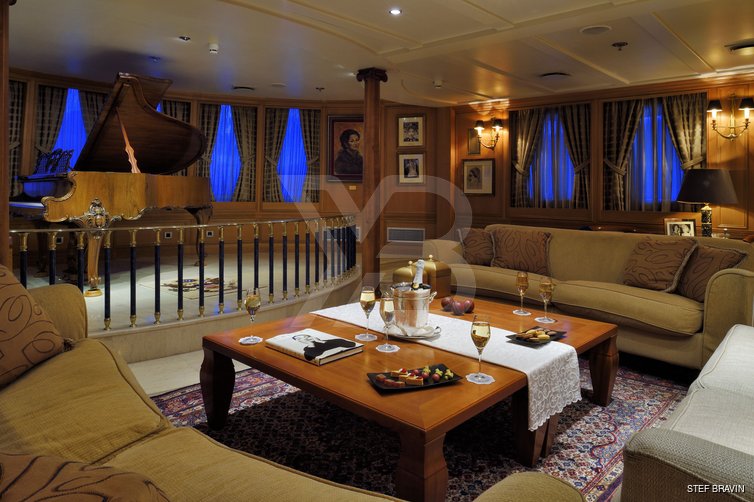 Christina O yacht interior 8