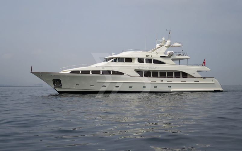 Grand Delight yacht exterior 2