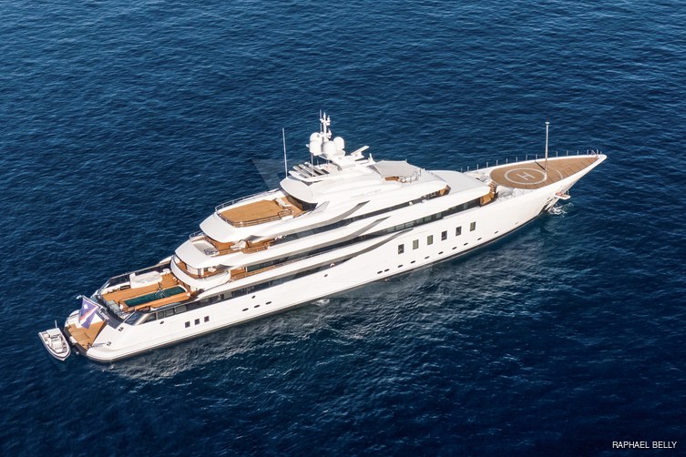 CC-Summer yacht exterior 10