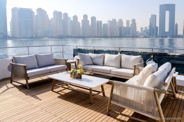 Dil yacht exterior 17