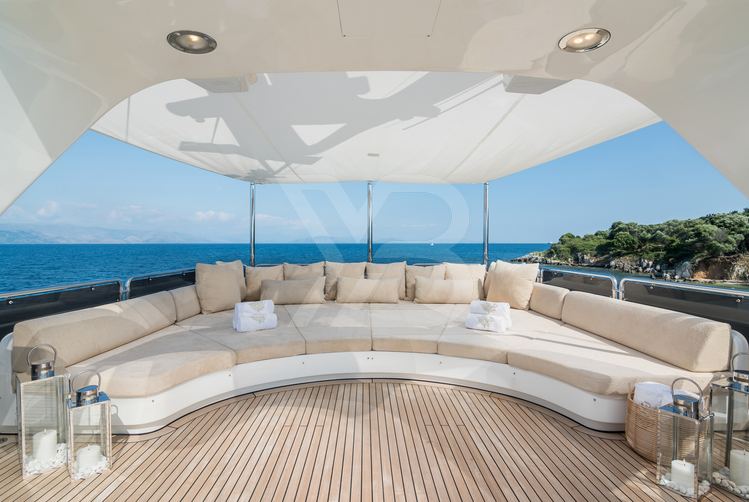 Endless Summer yacht interior 4