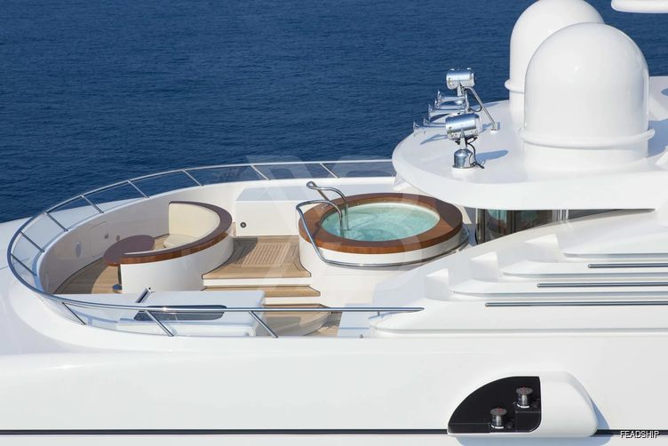 Kahalani yacht exterior 4