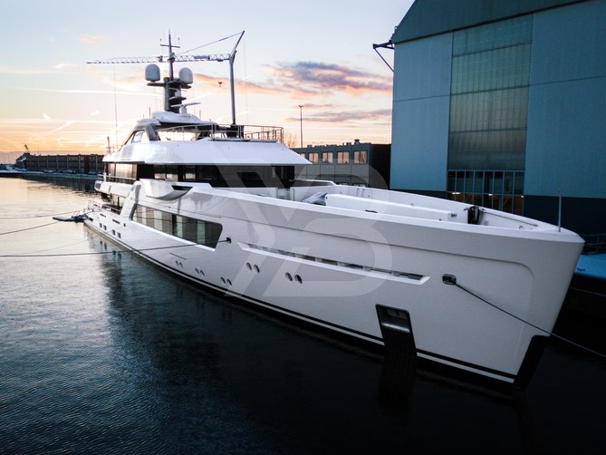 Satemi yacht exterior 3