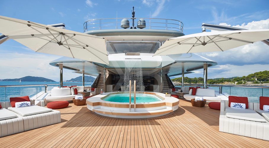 Luna yacht exterior 5