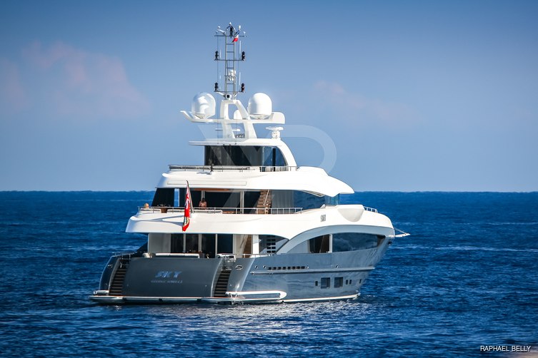 Totem yacht exterior 13