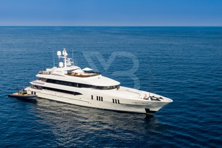 Carpe Diem yacht exterior 10