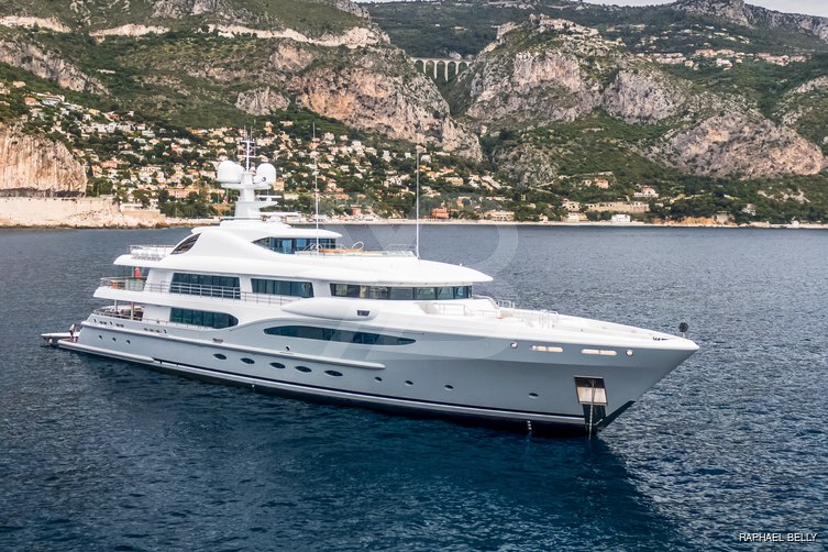 Ventum Maris yacht exterior 2