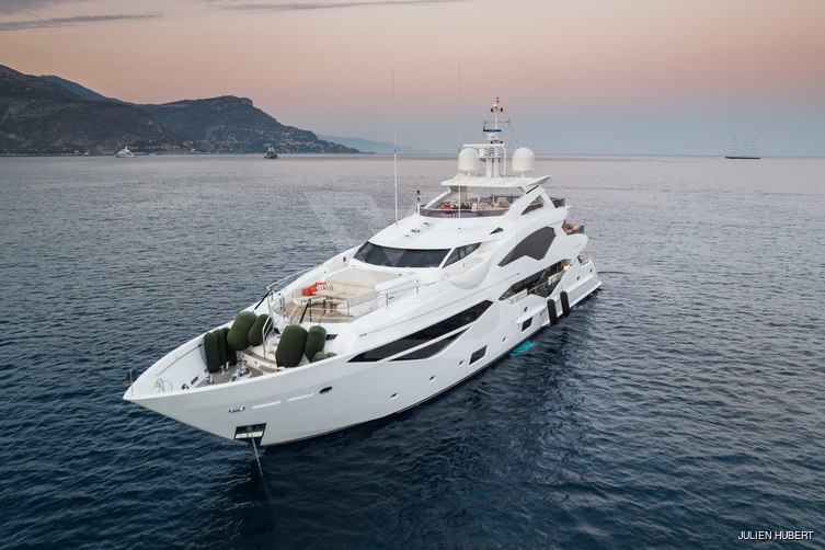 Fandango yacht exterior 3