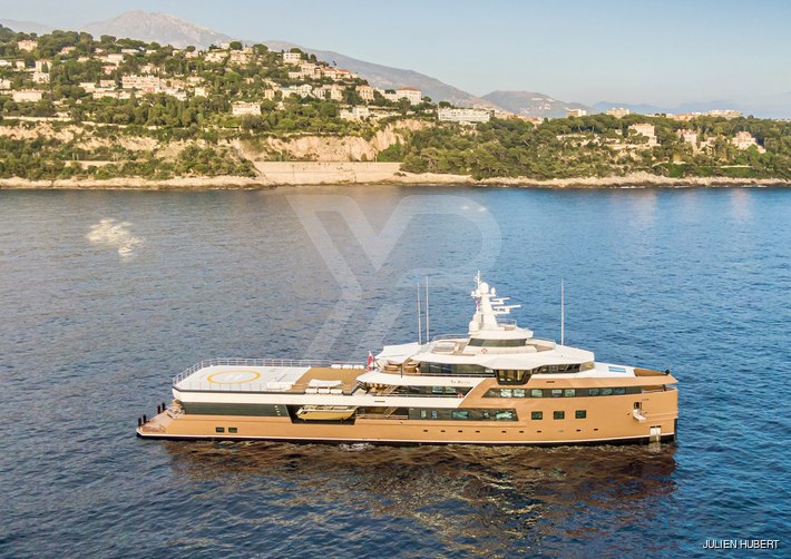 La Datcha yacht exterior 27